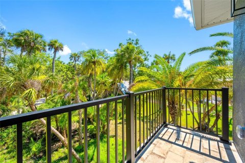 House in Tampa, Florida 4 bedrooms, 196.21 sq.m. № 2200144 - photo 29
