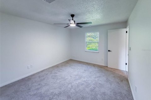 House in Orange Park, Florida 3 bedrooms, 138.05 sq.m. № 1837653 - photo 10