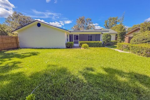 House in Orange Park, Florida 3 bedrooms, 138.05 sq.m. № 1837653 - photo 18