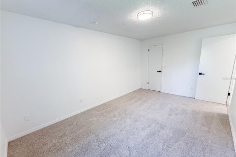 House in Orange Park, Florida 3 bedrooms, 138.05 sq.m. № 1837653 - photo 13