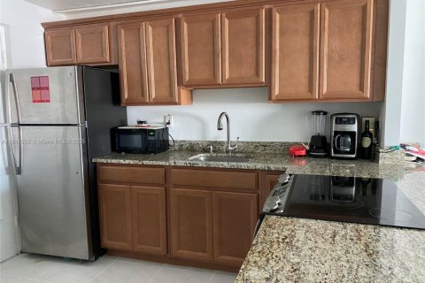 Снять в аренду кондоминиум в Майами-Бич, Флорида 1 спальня, 73.86м2, № 1922380 - фото 6