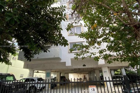 Снять в аренду кондоминиум в Майами-Бич, Флорида 1 спальня, 73.86м2, № 1922380 - фото 15