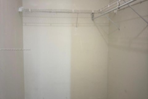 Купить кондоминиум в Майами, Флорида 2 спальни, 84.54м2, № 1774224 - фото 6