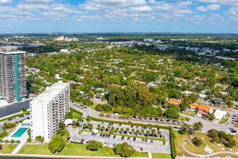 Propiedad comercial en venta en Miami, Florida № 1981908 - foto 5