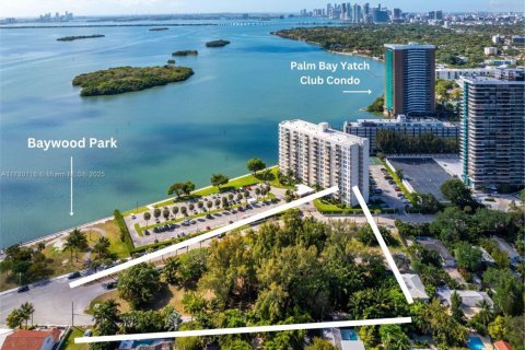 Propiedad comercial en venta en Miami, Florida № 1981908 - foto 2