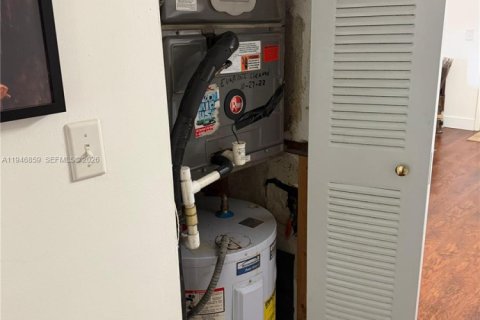 Condominio en venta en Doral, Florida, 2 dormitorios, 93.46 m2 № 2003681 - foto 8