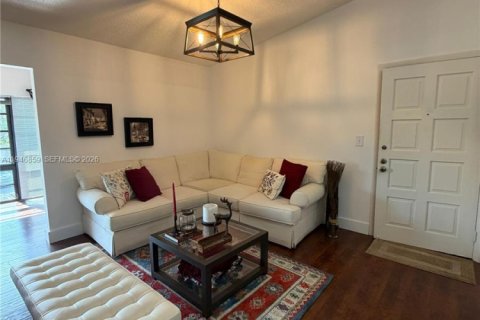 Condominio en venta en Doral, Florida, 2 dormitorios, 93.46 m2 № 2003681 - foto 2