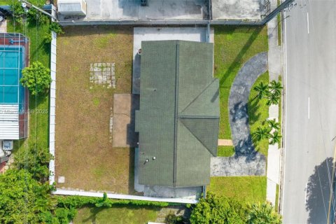 Casa en venta en Miami, Florida, 3 dormitorios, 122.91 m2 № 1949528 - foto 25