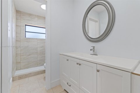 Casa en venta en Miami, Florida, 3 dormitorios, 122.91 m2 № 1949528 - foto 15