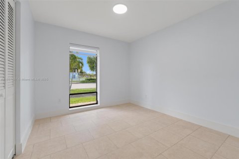 Casa en venta en Miami, Florida, 3 dormitorios, 122.91 m2 № 1949528 - foto 22