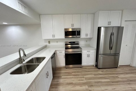 Adosado en alquiler en Pembroke Pines, Florida, 2 dormitorios, 117.61 m2 № 2085722 - foto 10