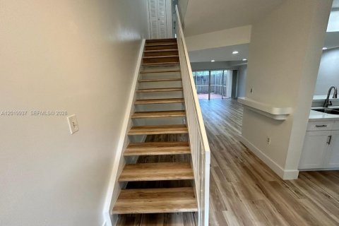 Adosado en alquiler en Pembroke Pines, Florida, 2 dormitorios, 117.61 m2 № 2085722 - foto 8
