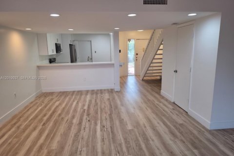 Adosado en alquiler en Pembroke Pines, Florida, 2 dormitorios, 117.61 m2 № 2085722 - foto 11
