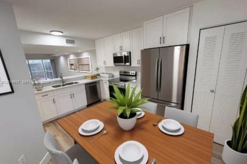 Adosado en alquiler en Pembroke Pines, Florida, 2 dormitorios, 117.61 m2 № 2085722 - foto 2