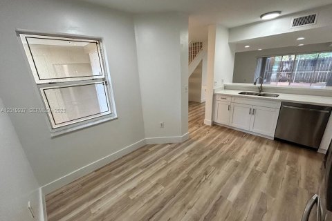 Adosado en alquiler en Pembroke Pines, Florida, 2 dormitorios, 117.61 m2 № 2085722 - foto 13
