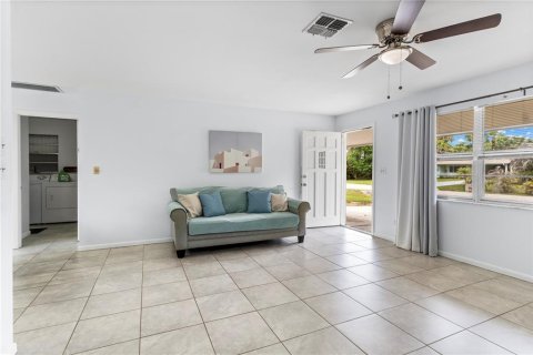House in Sebastian, Florida 2 bedrooms, 95.78 sq.m. № 2107715 - photo 14