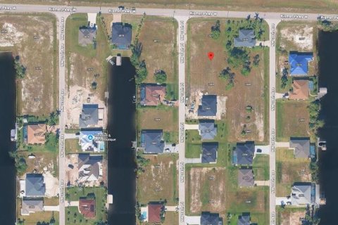 Terrain à Cape Coral, Floride № 2237765