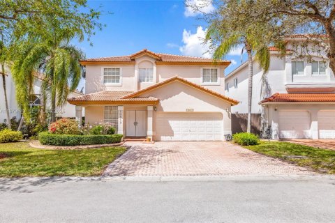 Дом в Дорал, Флорида 4 спальни, 239.69м2 № 2043055