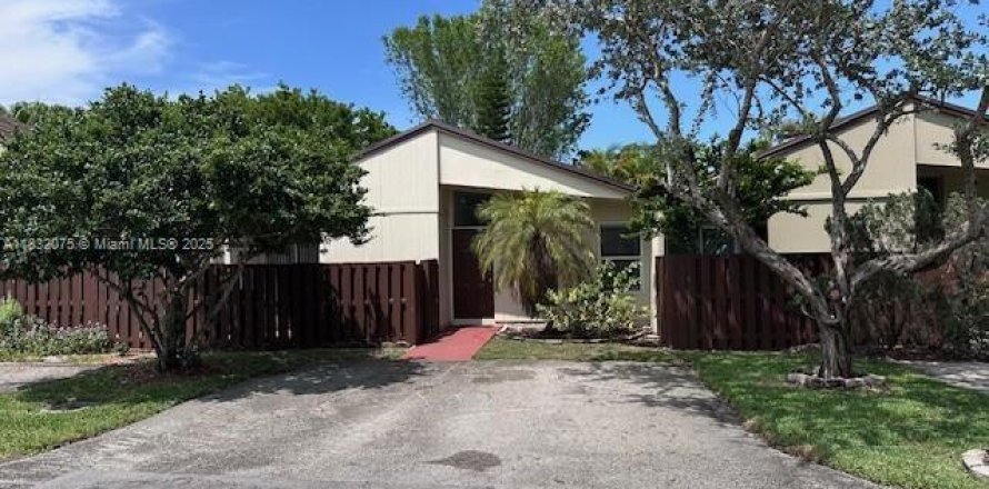 Villa ou maison à Boca Raton, Floride 3 chambres, 111.48 m2 № 1821596
