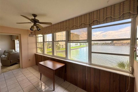 Condo in Saint Petersburg, Florida, 2 bedrooms  № 1866408 - photo 29