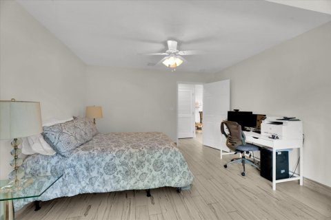 House in Wilton Manors, Florida 4 bedrooms, 201.6 sq.m. № 2260663 - photo 28