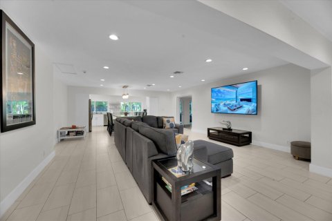 House in Wilton Manors, Florida 4 bedrooms, 201.6 sq.m. № 2260663 - photo 4