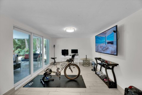House in Wilton Manors, Florida 4 bedrooms, 201.6 sq.m. № 2260663 - photo 12