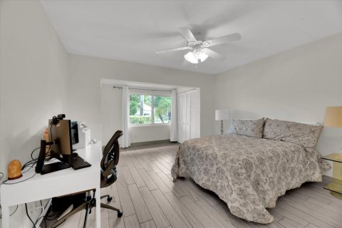 House in Wilton Manors, Florida 4 bedrooms, 201.6 sq.m. № 2260663 - photo 26