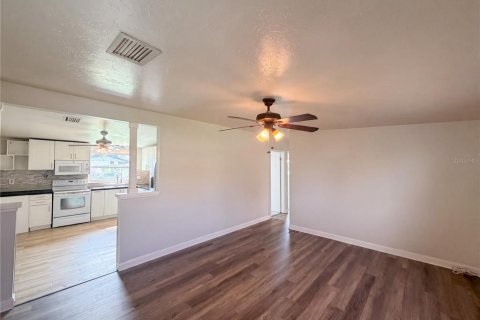 Villa ou maison à vendre à Winter Haven, Floride: 3 chambres, 101.45 m2 № 2237997 - photo 6