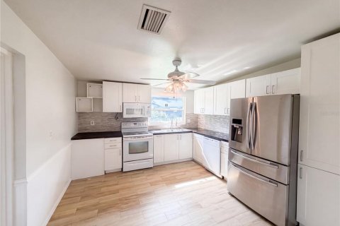 Villa ou maison à vendre à Winter Haven, Floride: 3 chambres, 101.45 m2 № 2237997 - photo 7