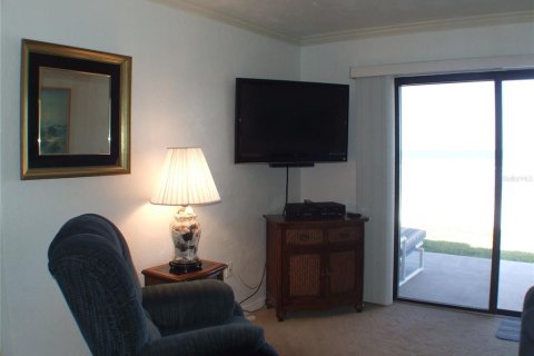 Condo in New Smyrna Beach, Florida, 2 bedrooms  № 1747561 - photo 6