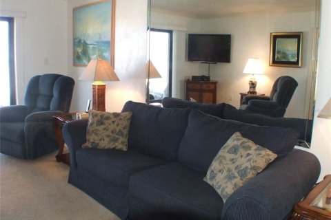 Condo in New Smyrna Beach, Florida, 2 bedrooms  № 1747561 - photo 7