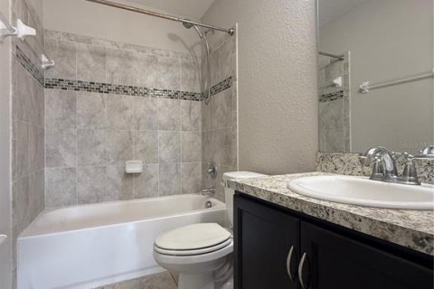 Townhouse in Wesley Chapel, Florida 3 bedrooms, 146.41 sq.m. № 1903118 - photo 13