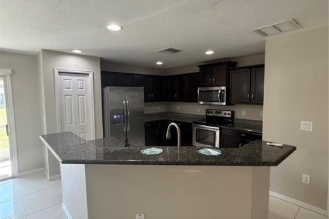 Townhouse in Wesley Chapel, Florida 3 bedrooms, 146.41 sq.m. № 1903118 - photo 4