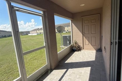 Townhouse in Wesley Chapel, Florida 3 bedrooms, 146.41 sq.m. № 1903118 - photo 5