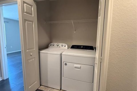 Townhouse in Wesley Chapel, Florida 3 bedrooms, 146.41 sq.m. № 1903118 - photo 7