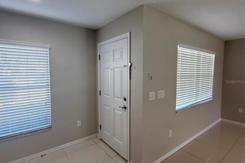 Townhouse in Wesley Chapel, Florida 3 bedrooms, 146.41 sq.m. № 1903118 - photo 2