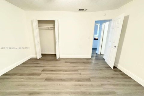 Villa ou maison à louer à Boynton Beach, Floride: 2 chambres, 78.97 m2 № 1968605 - photo 6