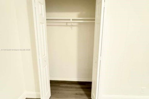 Villa ou maison à louer à Boynton Beach, Floride: 2 chambres, 78.97 m2 № 1968605 - photo 4