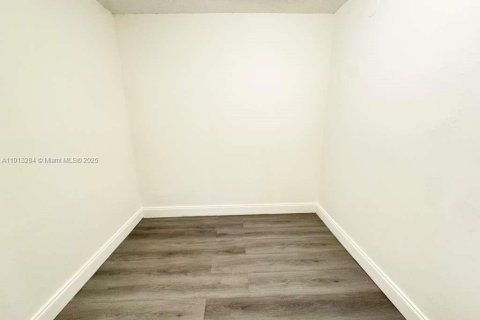 Villa ou maison à louer à Boynton Beach, Floride: 2 chambres, 78.97 m2 № 1968605 - photo 9