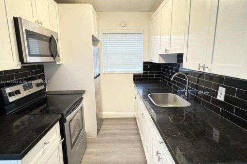 Villa ou maison à louer à Boynton Beach, Floride: 2 chambres, 78.97 m2 № 1968605 - photo 1