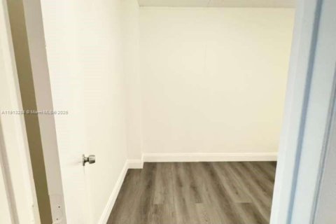 Villa ou maison à louer à Boynton Beach, Floride: 2 chambres, 78.97 m2 № 1968605 - photo 8