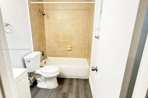 Villa ou maison à louer à Boynton Beach, Floride: 2 chambres, 78.97 m2 № 1968605 - photo 11