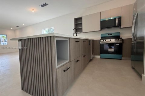 House in Fort Lauderdale, Florida 3 bedrooms № 1919955 - photo 6