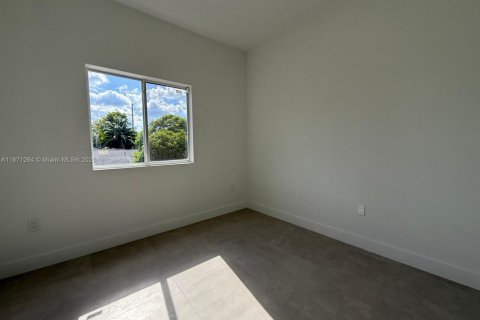 House in Fort Lauderdale, Florida 3 bedrooms № 1919955 - photo 7