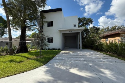 House in Fort Lauderdale, Florida 3 bedrooms № 1919955 - photo 1