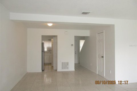 Adosado en alquiler en Kissimmee, Florida, 2 dormitorios, 101.08 m2 № 1901633 - foto 6