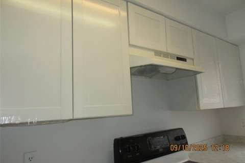 Adosado en alquiler en Kissimmee, Florida, 2 dormitorios, 101.08 m2 № 1901633 - foto 10
