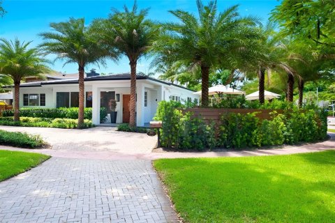 Villa ou maison à vendre à Miami Beach, Floride: 3 chambres, 256.5 m2 № 1691788 - photo 2