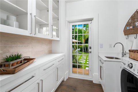 Villa ou maison à vendre à Miami Beach, Floride: 3 chambres, 256.5 m2 № 1691788 - photo 16